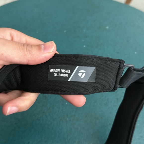 TAYLOR MADE VISOR BLACK - BRAND NEW - Picture 4 of 4